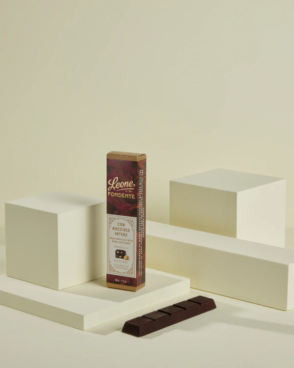 BARRETTA LEONE CIOCCOLATO FONDENTE CON NOCCIOLE INTERE