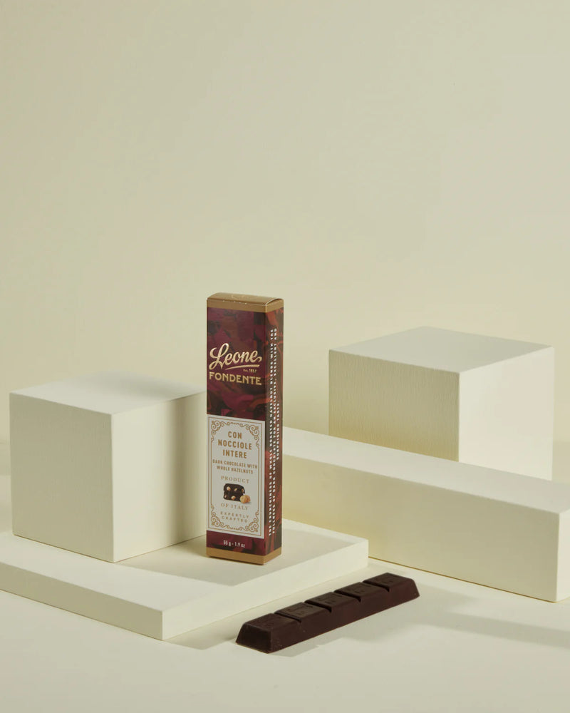 BARRETTA LEONE CIOCCOLATO FONDENTE CON NOCCIOLE INTERE